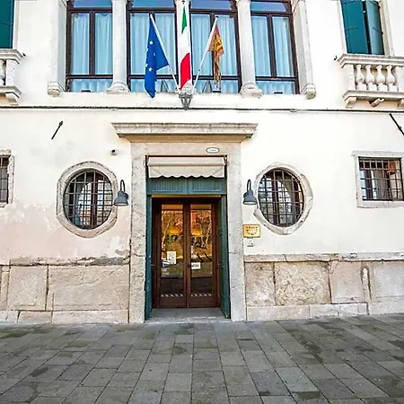 Casa Sant'andrea Bed & Breakfast 2*