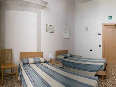 Casa Sant'andrea Alojamento de Acomodação e Pequeno-almoço Veneza