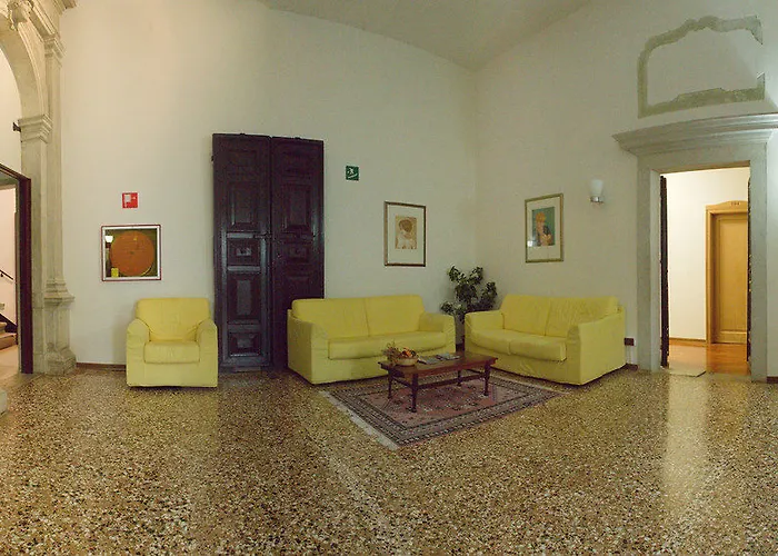 Casa Sant'andrea Bed & Breakfast 2*